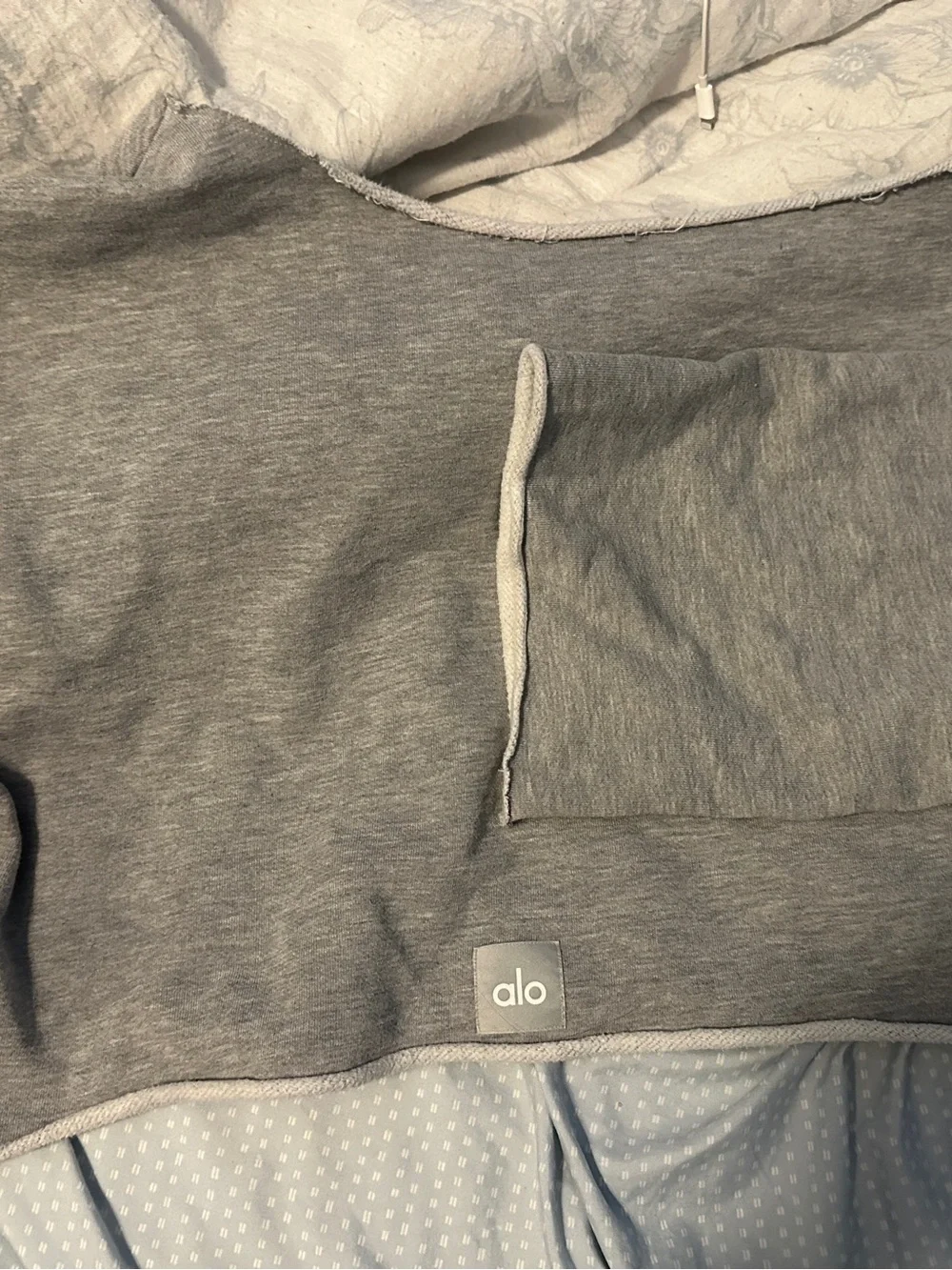 Alo Yoga Cropped Barre Coverup in Grey Size Large